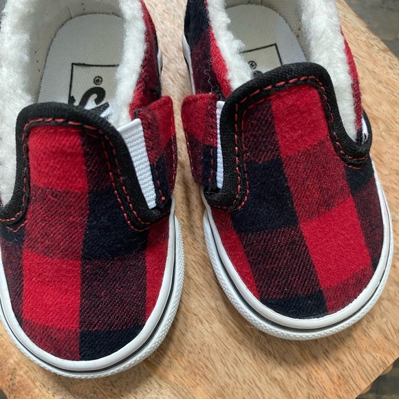 Vans Red and Black Kids Slip-On Sneakers - Picture 13 of 16